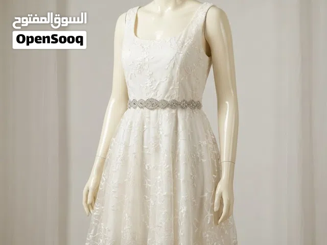 فستان ابيض قصير