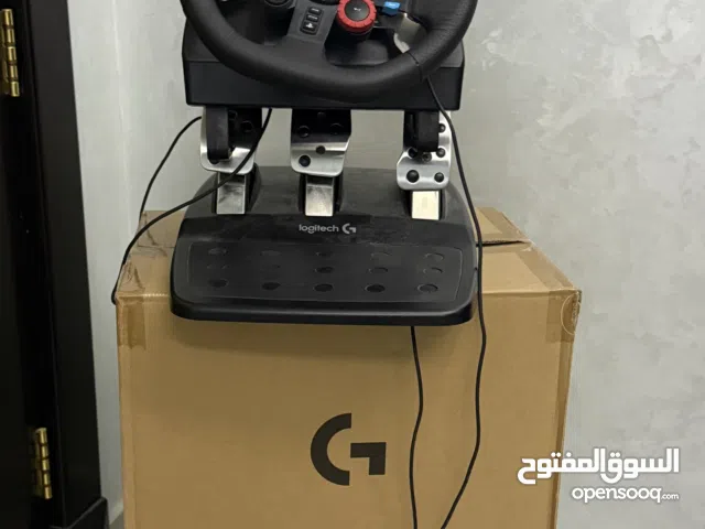 دركسون سباقات Logitech G29 Driving Force شبه جديد – يدعم PS4 وPS5 وPC – استخدام شهر فقط