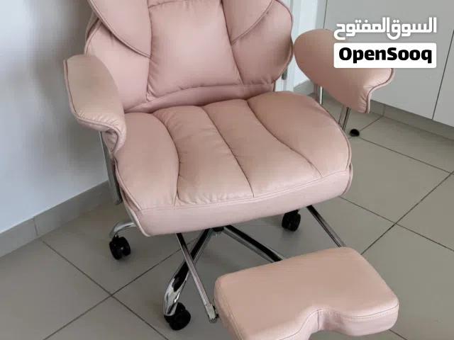 Comfortable office chair with leg and arms rest