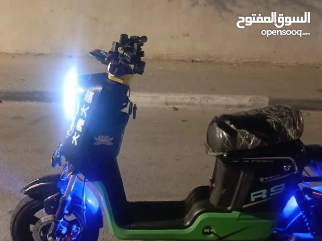 دراجة R9 مستعملة حلوة فقط بطارية وحدة واكفة وبيهة مجال