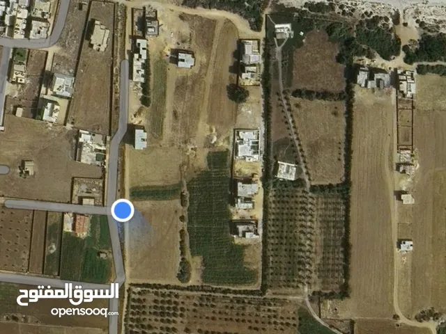 فرصة قطعة أرض قرب البحر و الشاطئ رملي