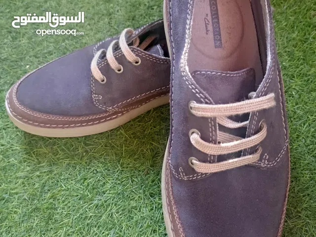 حذائين نوع Aldo و Clarks أصليات بحالة جداد