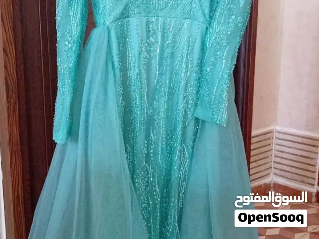 ثلاث فساتين سهره استخدام بسيط جدا وموديلات حديثه بسعر البلاش بقصد السفر