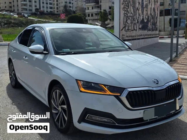 سكودا اوكتافيا ترخيص 2021(بنزين)