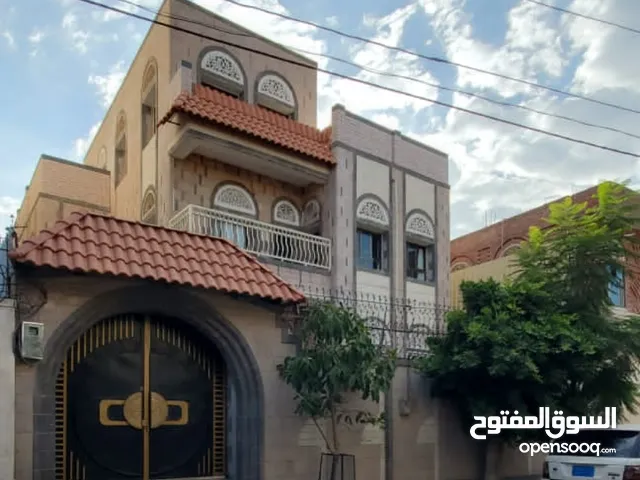 162 m2 More than 6 bedrooms Villa for Rent in Sana'a Haddah
