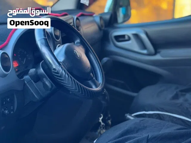 2016 بيجو بارتنر Standard
