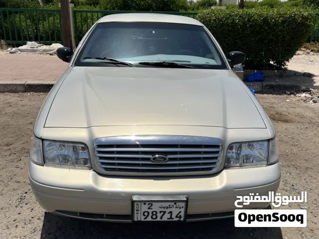 2011 فورد كراون فكتوريا Standard