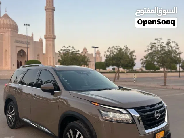 Used Nissan Pathfinder in Al Batinah
