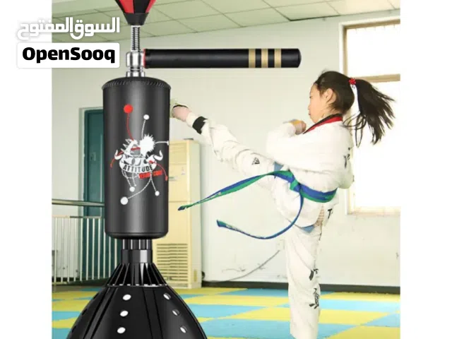 ستاند ملاكمة مع خصم بار