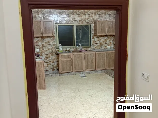 95 m2 2 Bedrooms Apartments for Rent in Zarqa Al Zarqa Al Jadeedeh