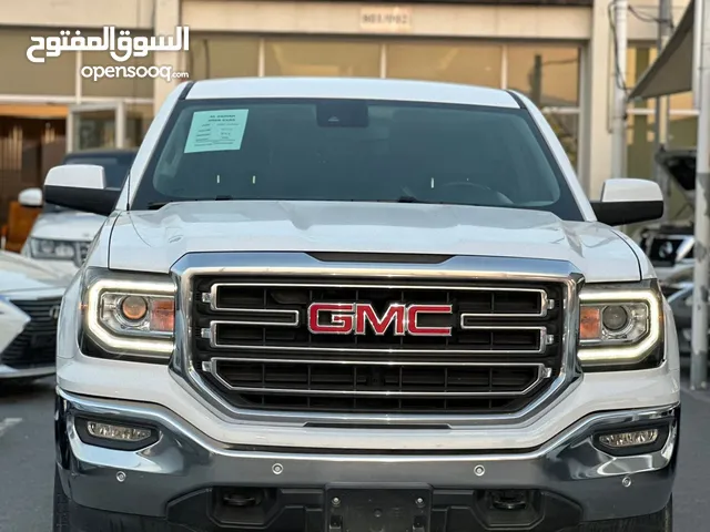 GMC Sierra 2018 in Sharjah
