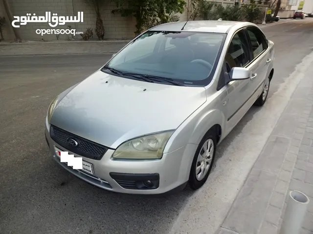 Ford Focus 1.6 L 2007 Silver Well Maintained Urgent Sale expat leaving bahrain