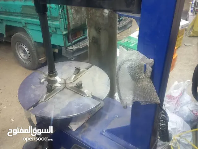 ماكينة فك وتركيب جنوط apt