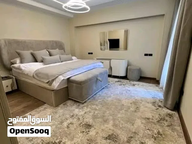 شقة للبيع متشطبه في كمبوند سور بسور مع فينشى العاصمه الاداريه