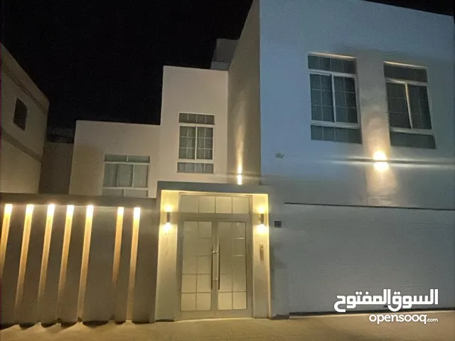 فيلا في دمستان الجديدة للبيع