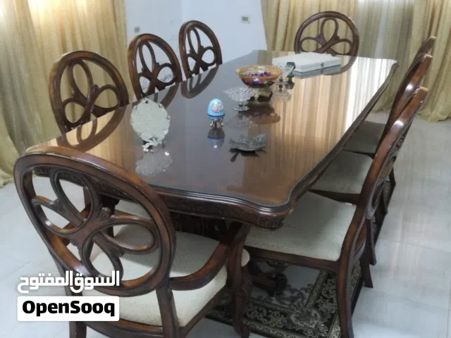 طاولة طعام فاخره