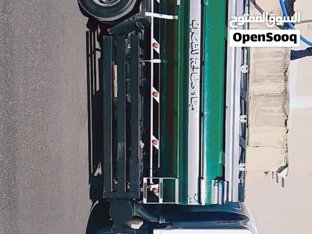 شاحنة إيسوزو 2006 ديزل مرخصة بحالة ممتازة مع أنوار زينون وتقنيات حديثة