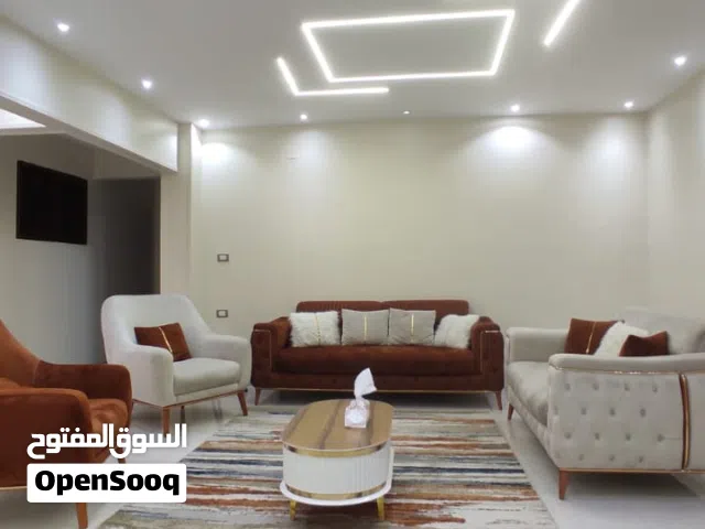 شقه مفروشه للايجار بالمهندسين مكيفه بالكامل وبها جميع الكماليات والاجهزة موقع متميز شارع شهاب