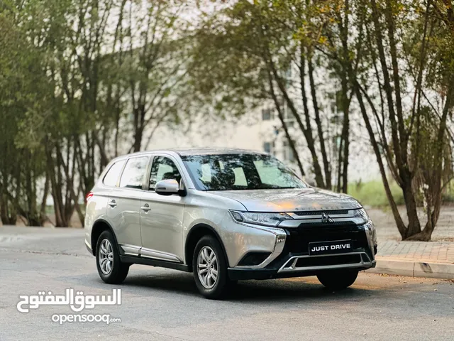 MITSUBISHI OUTLANDER 2020 4WD MODEL IN VELL-MAINTAINED CAR