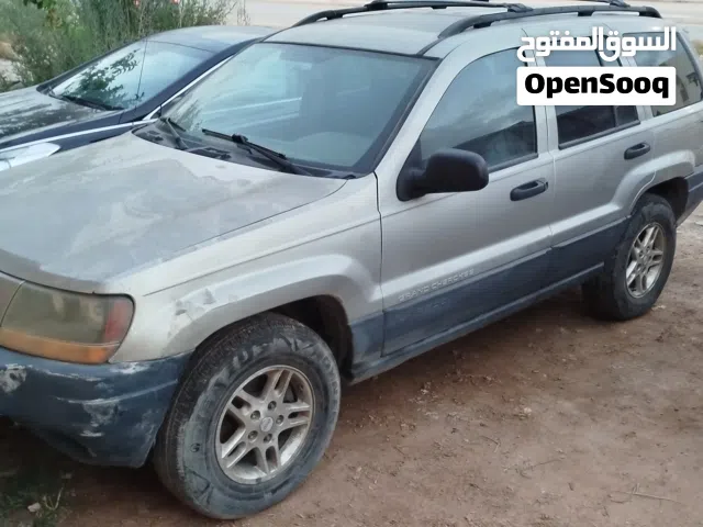 2002 جيب جراند شيروكى Laredo