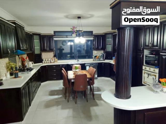 شقة للبيع برام الله تحتا مع عفش السعر عند الاتصال او المعاينة