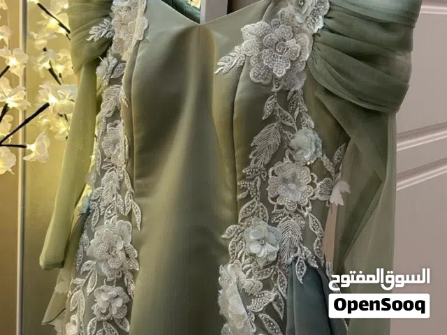 فستان ساتر مستخدم لساعتين فقط