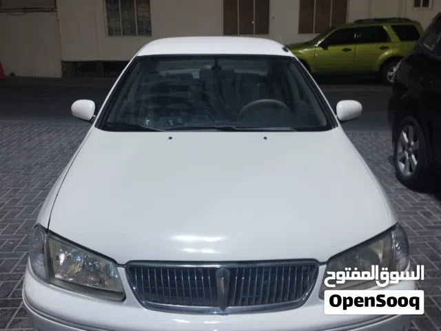 2001 نيسان صني Standard