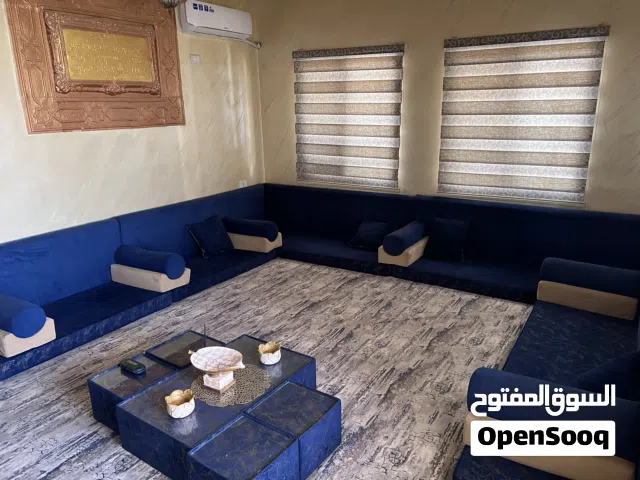 جلسة ارضية للبيع مستعمل استعمال خفيف