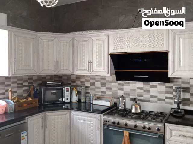 مطابخ ألمنيوم تفصيل + أعمال زجاج وصيانة ألمنيوم