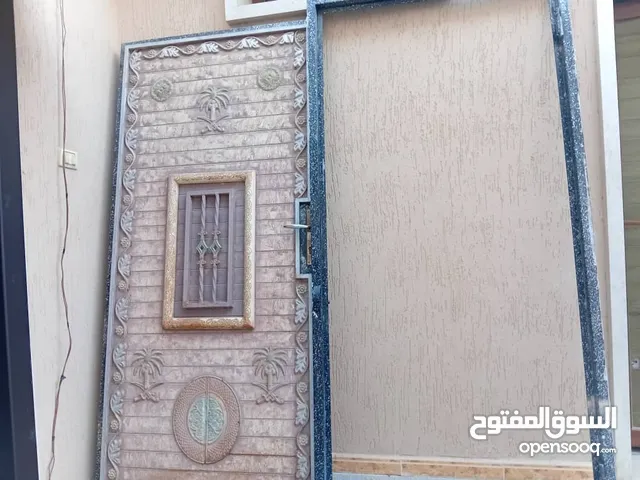 باب حديد بالقفص للبيع