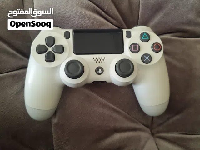 يد بلايستيشن وكاله الي تجي مع بلايستيشن 4 النسخة الخاصه