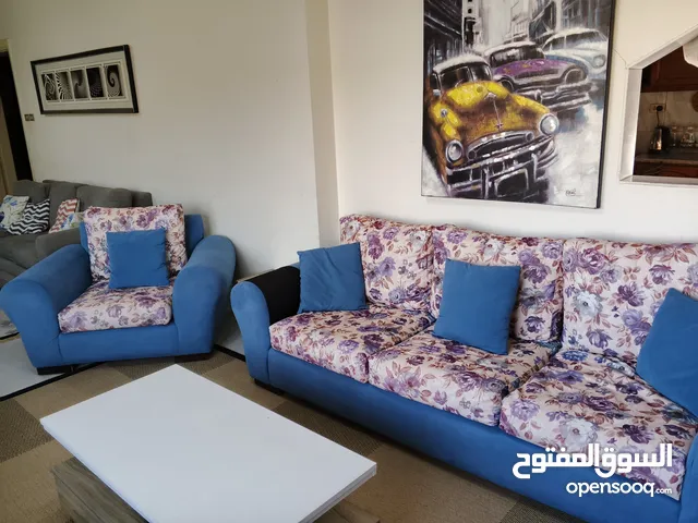 كنب 7 مقاعد نضيف ومريح
