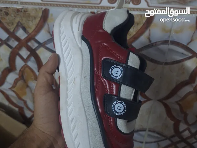 > أحذية رجالية أنيقة بأسعار مناسبة – مقاسات مختلفة – بيع بلجمله