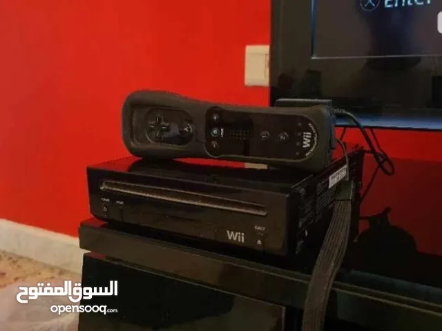 جهاز نينتيندو وي ريجن أمريكي معه 6 دسكات للبيع
