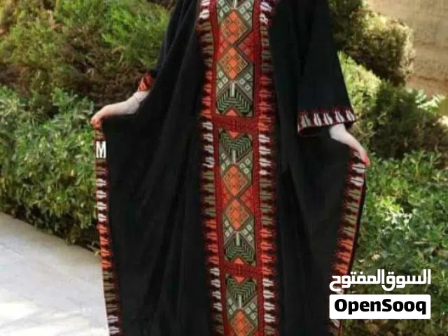 ثوب أردني مطرز مميز وأنيق للبيع جديد تماماً وغير مستعمل أبداً خامة رائعة وثقيله فري سايز