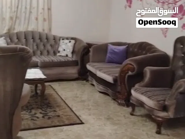 شقة مفروشة للإيجار في المعادي قريبة لمحطة المترو  3 غرف وريسبشن مكيفة ومجهزة  مدة طويلة فقط سنوي