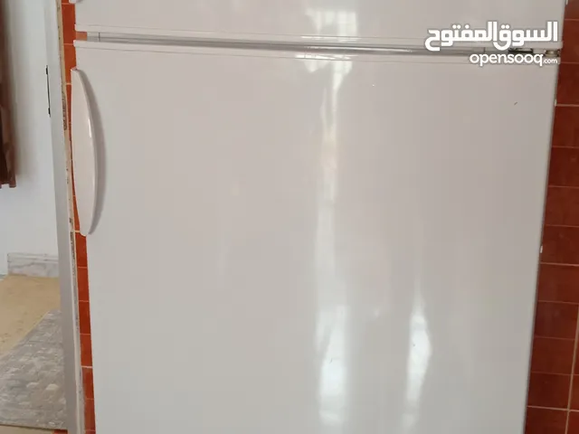 ثلاجة للبيع