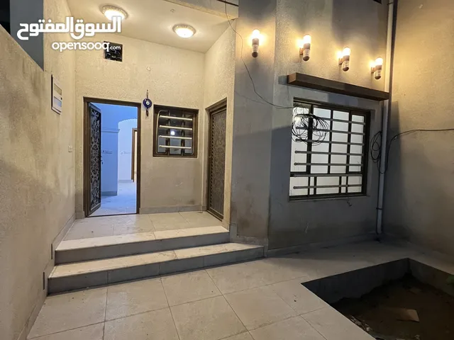 200 m2 4 Bedrooms Townhouse for Rent in Basra Tuwaisa