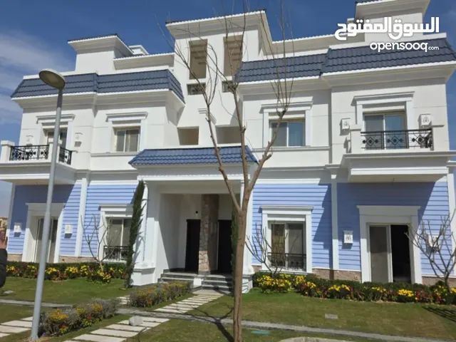 فيلا - كاملة التشطيب ماونتن فيو Grand Valleys - العاصمة الإدارية الجديدة - استلام فورى