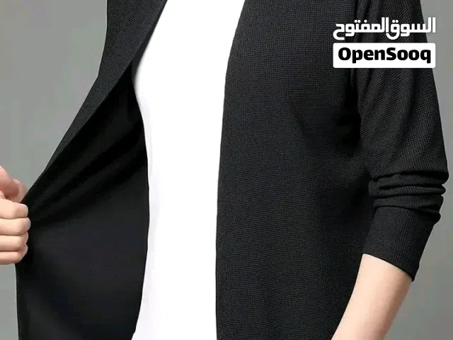 Comfortable and lightweight  Looks great with any black or white t-shirt  Can be worn both casually