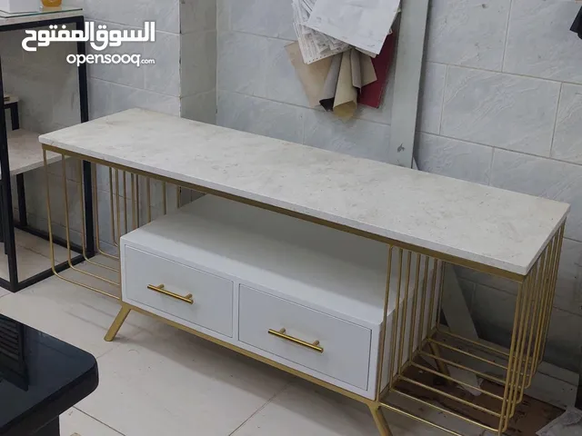 طاولات تلفزيون للبيع مختلف الالوان والمقاسات والاشكال رخام عالي الجودة وخشب عالي الجودة