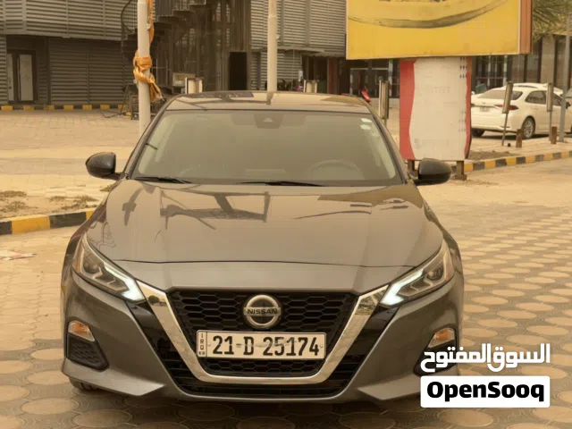 2022 نيسان التيما SR