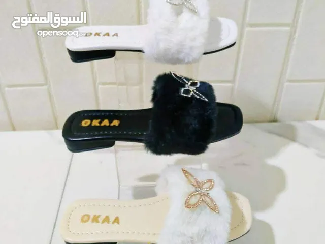 Beige Comfort Shoes in North Kordofan