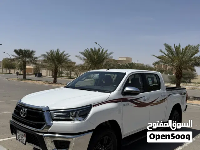 2022 تويوتا هيلوكس SR5