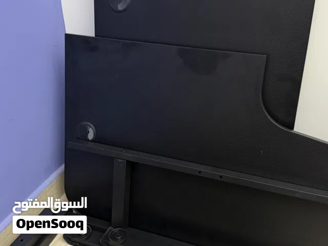 طاولة جيمنج RGB.   L