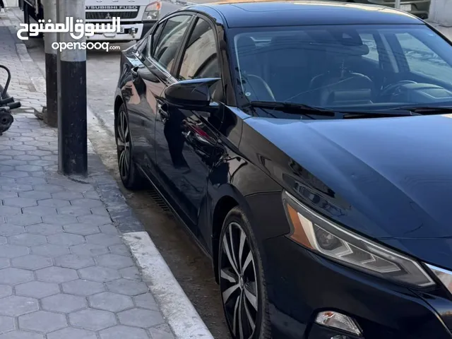 Used Nissan Altima in Basra