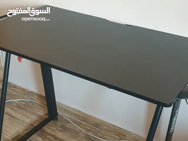 طاولة العابrgb with stand headphone and cup holder gaming table مع مسند سماعه و حامل اكواب ار جي بي