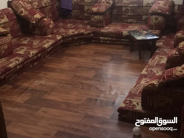 مجلس للبيع عرططه السعر 350000الفریال