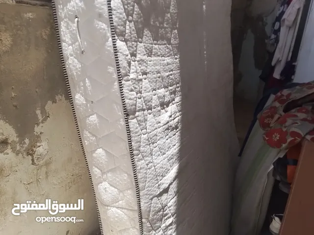 فراشات زنبركية عدد 2 للبيع بحاله متوسطه