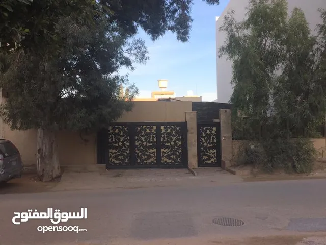 370 m2 Villa for Sale in Tripoli Al-Shok Rd